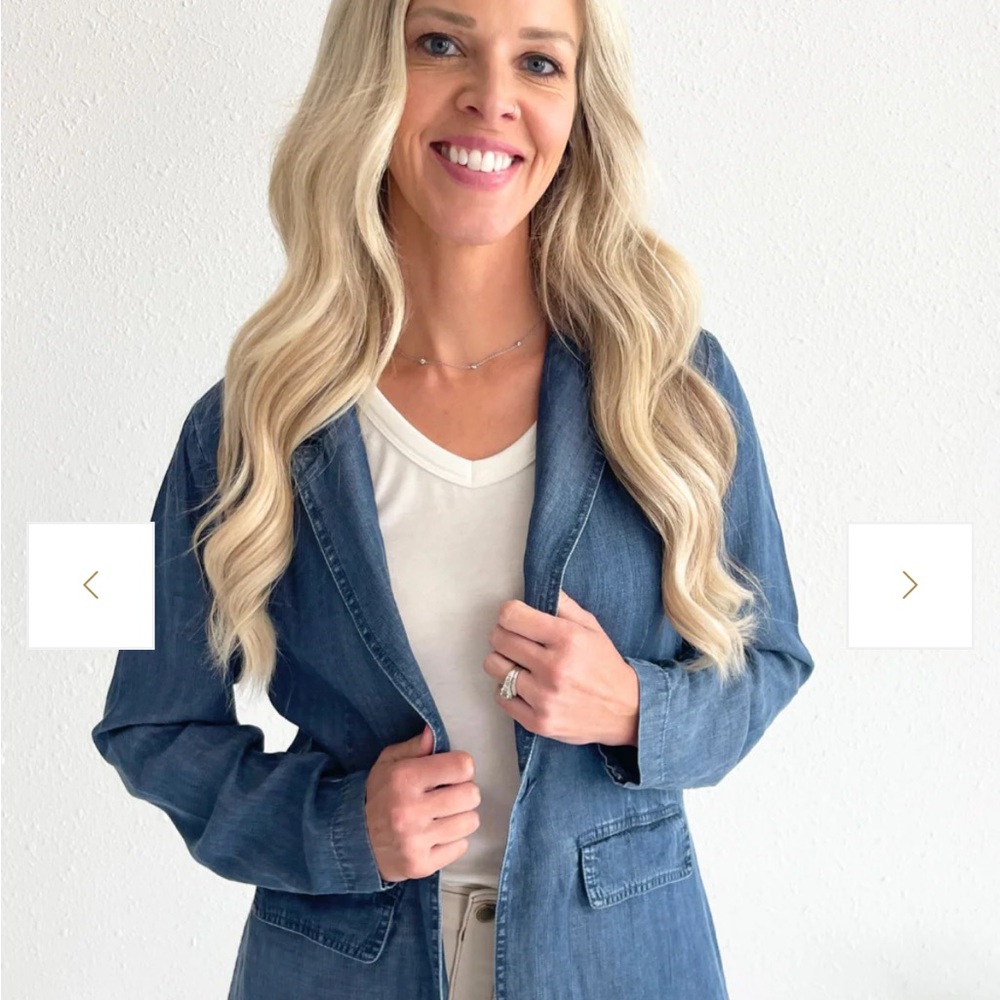 Blue chambray blazer